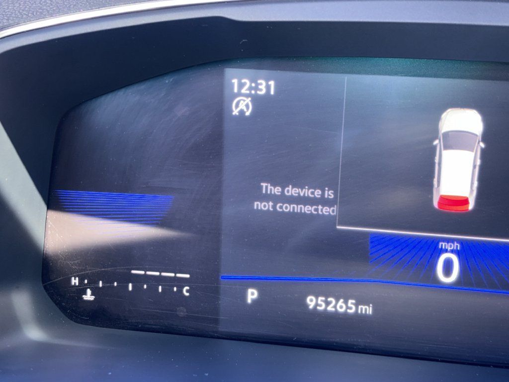 Used 2023 Volkswagen Tiguan SE R-Line FWD image 9