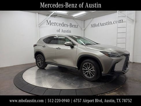 Used 2025 Lexus NX 250 250 Base w/ Towing Package (2000 Lbs) image 1