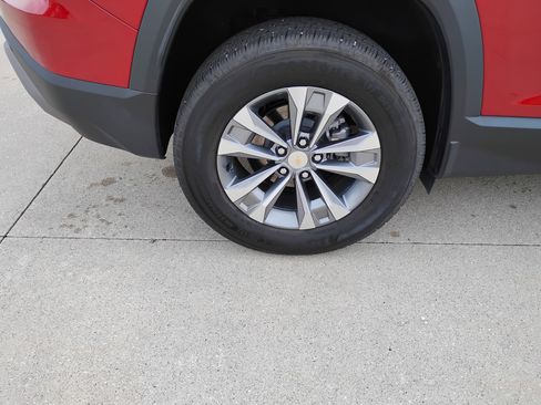 Used 2025 Chevrolet Equinox LT FWD image 26