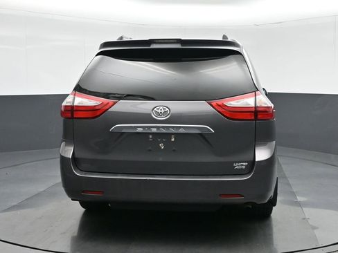 Used 2018 Toyota Sienna Limited image 6