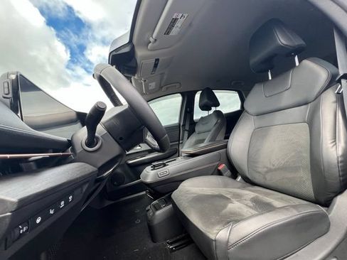 Used 2023 Nissan Ariya FWD image 16