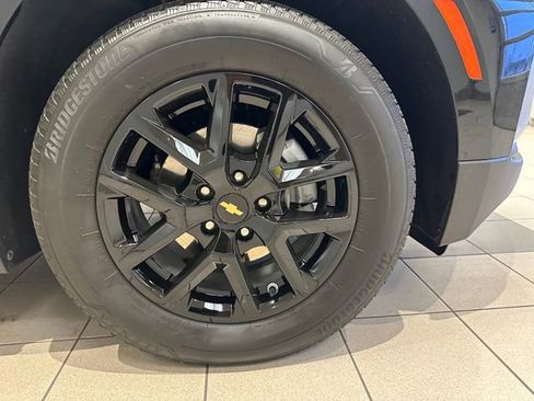 Used 2023 Chevrolet Equinox LT image 36