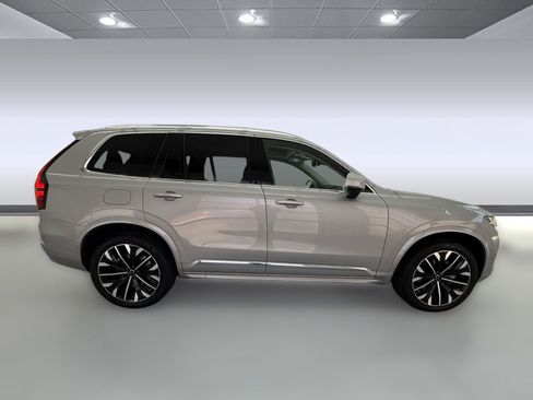 Used 2025 Volvo XC90 B6 Plus image 7