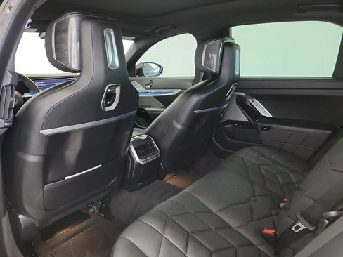 Used 2025 BMW 740i RWD image 12