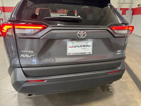 Certified 2025 Toyota RAV4 LE AWD/4WD image 23