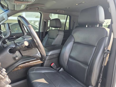 Used 2018 Chevrolet Tahoe LT w/ Luxury Package AWD/4WD image 12