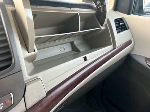 Used 2013 Toyota Sienna XLE image 47