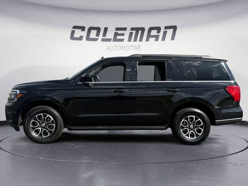 Used 2024 Ford Expedition XLT image 2