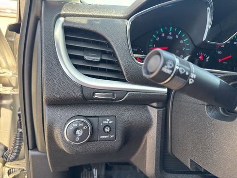 Used 2013 Chevrolet Traverse LT image 21