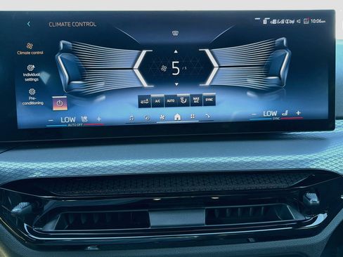 New 2026 BMW 330i xDrive Sedan w/ M Sport Package AWD/4WD image 34