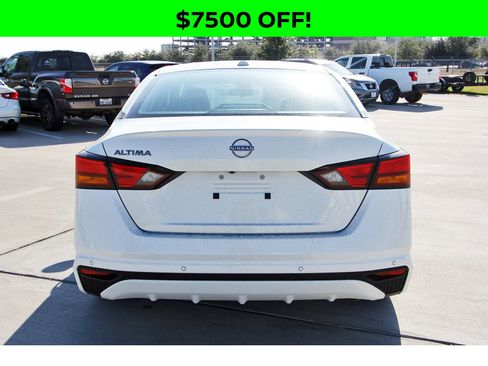 New 2025 Nissan Altima 2.5 SV image 7