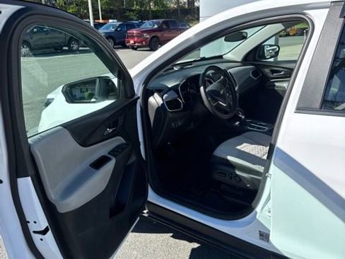 Used 2023 Chevrolet Equinox LS w/ LS Convenience Package AWD/4WD image 14