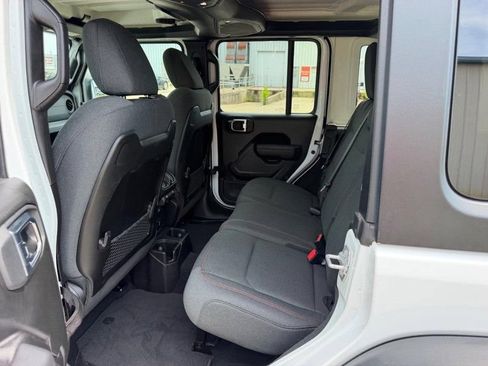 Used 2026 Jeep Wrangler Unlimited Rubicon AWD/4WD image 7