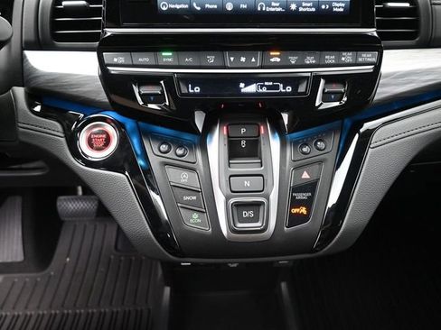 New 2026 Honda Odyssey Elite image 3
