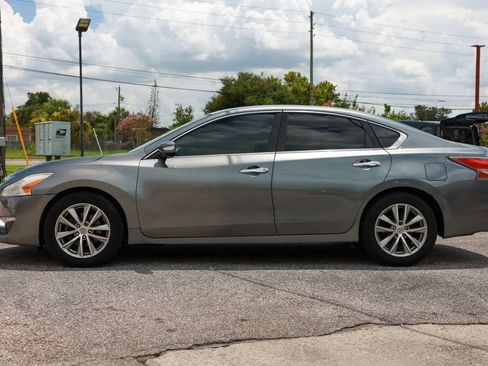 Used 2014 Nissan Altima 2.5 SL w/ Technology Package FWD image 3