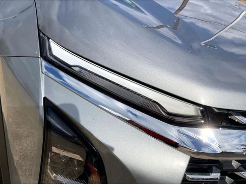 Used 2025 Chevrolet Equinox LT image 23