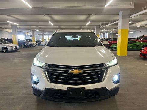 Used 2023 Chevrolet Traverse LT AWD/4WD image 2