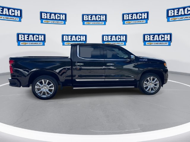 Used 2022 Chevrolet Silverado 1500 High Country w/ High Country Premium Package AWD/4WD image 9