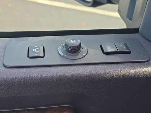 Used 2016 Ford F350 Platinum w/ Snow Plow Prep Package image 17