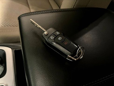 Used 2023 Ford Explorer 4WD image 34