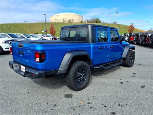 Used 2024 Jeep Gladiator Sport image 4
