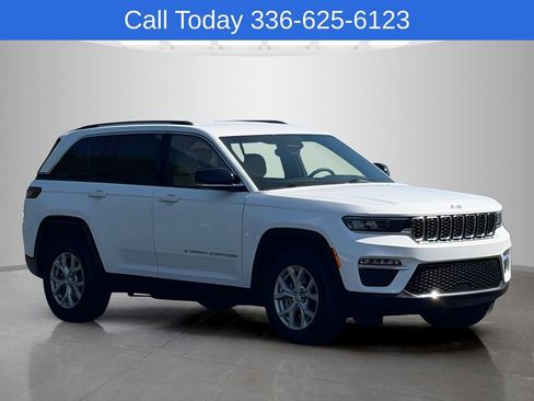 Used 2023 Jeep Grand Cherokee Limited AWD/4WD image 7
