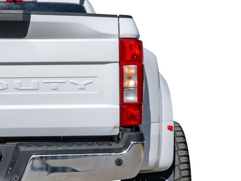 Used 2022 Ford F350 Lariat image 52