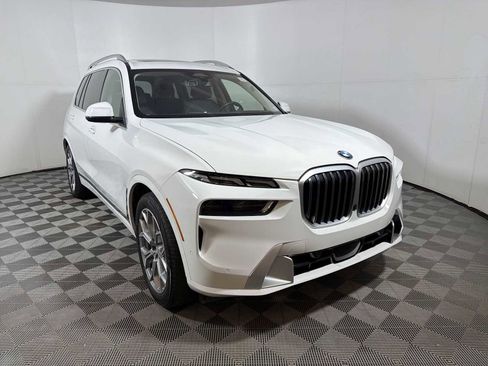 Used 2024 BMW X7 xDrive40i w/ Parking Assistance Package image 2