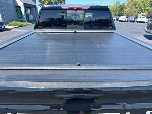Used 2019 Chevrolet Silverado 1500 High Country w/ Technology Package AWD/4WD image 6