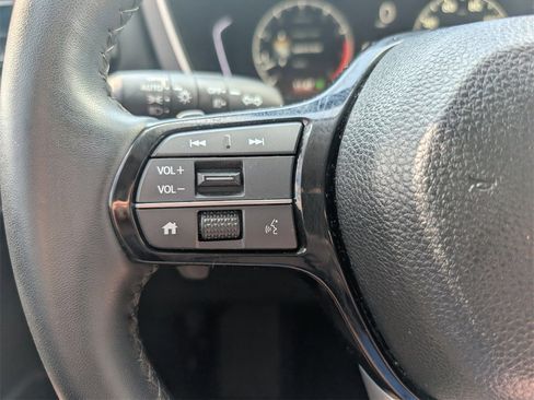 Certified 2025 Honda Pilot Touring image 22