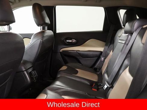 Used 2015 Jeep Cherokee Latitude w/ Cold Weather Group AWD/4WD image 29