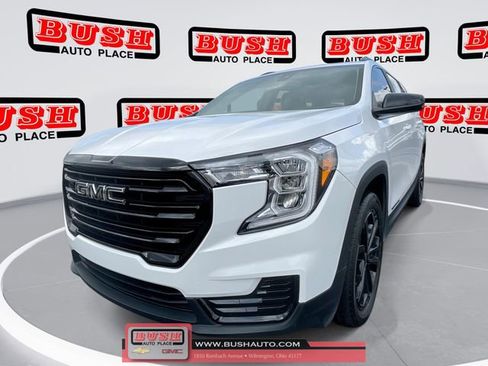 Used 2022 GMC Terrain SLE w/ Driver Convenience Package image 1