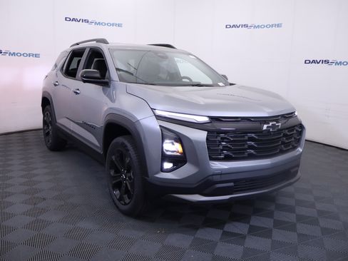 New 2026 Chevrolet Equinox LT w/ Convenience Package II FWD image 3