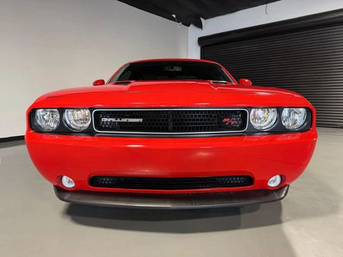 Used 2014 Dodge Challenger R/T RWD image 2