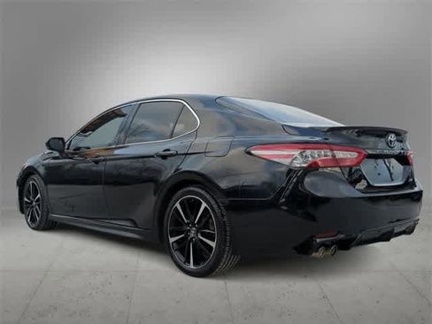 Used 2018 Toyota Camry XSE image 6