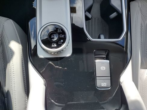 New 2026 Mitsubishi Outlander SEL AWD/4WD image 27