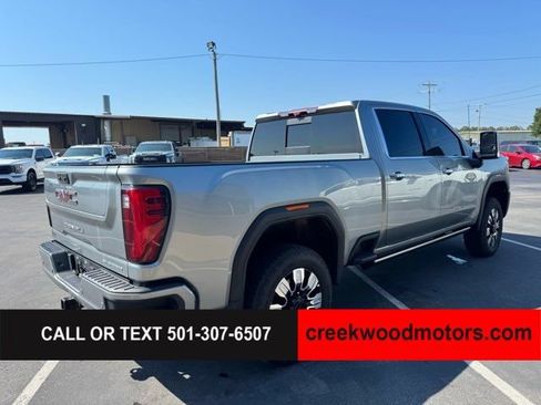 Used 2024 GMC Sierra 2500 Denali w/ Denali Reserve Package AWD/4WD image 4