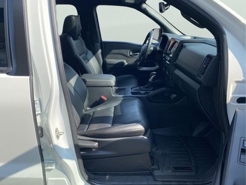 Used 2022 Nissan Frontier PRO-4X w/ Pro-4X Premium Package AWD/4WD image 36
