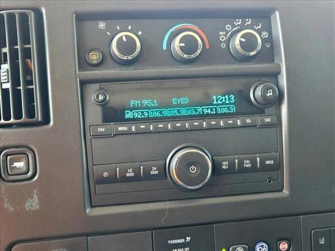 Used 2020 Chevrolet Express 3500 LT w/ LT Preferred Equipment Group RWD image 12