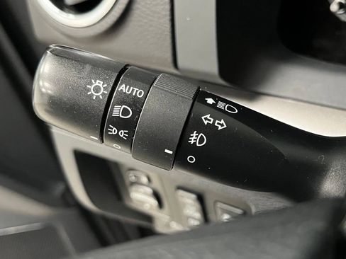 Used 2018 Toyota Tundra SR5 AWD/4WD image 32