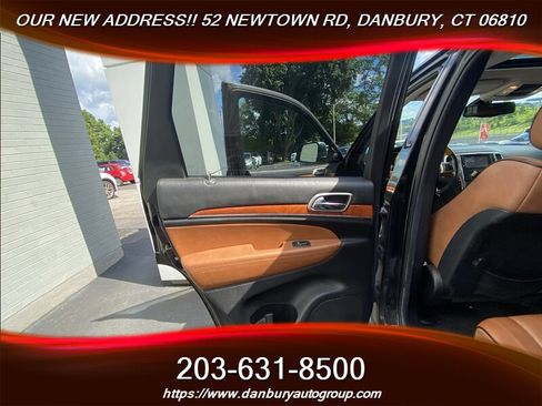 Used 2012 Jeep Grand Cherokee Overland AWD/4WD image 18