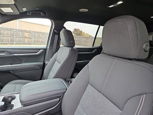 New 2026 GMC Acadia Elevation image 12