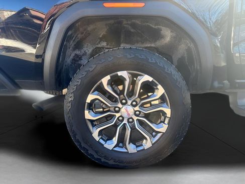 Used 2023 GMC Canyon Denali image 15