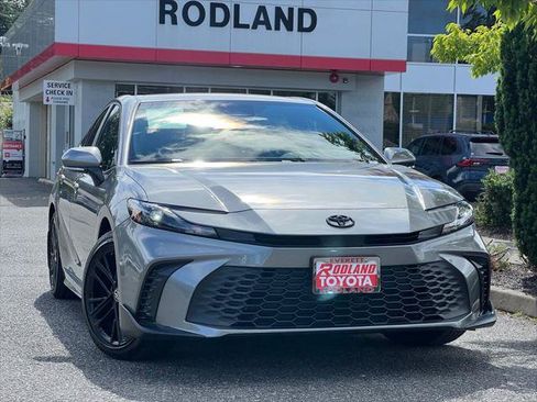 Certified 2026 Toyota Camry SE w/ Convenience Package FWD image 1
