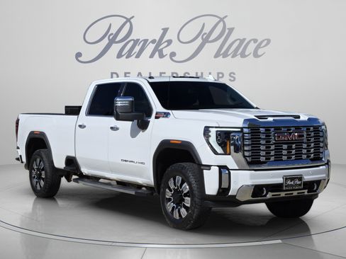 Used 2024 GMC Sierra 3500 Denali AWD/4WD image 7