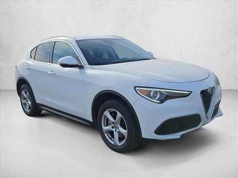 Used 2019 Alfa Romeo Stelvio image 3