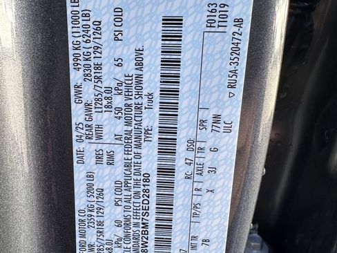 Used 2025 Ford F250 Platinum w/ Tremor Off-Road Package image 32