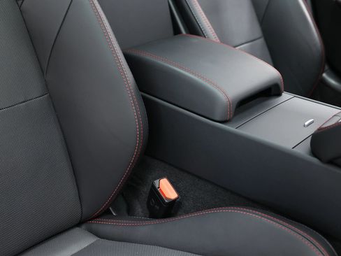 Used 2021 Jaguar F-TYPE R AWD/4WD image 73