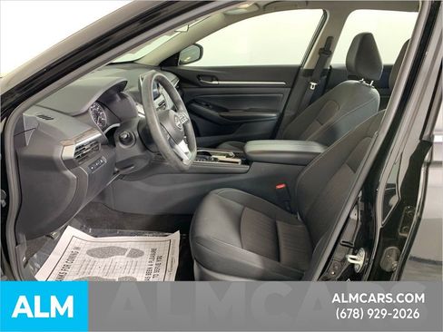 Used 2023 Nissan Altima 2.5 SV image 9