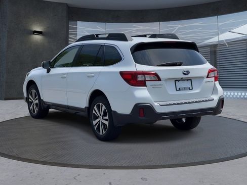 Used 2018 Subaru Outback 2.5i Limited w/ Popular Package #2 AWD/4WD image 3
